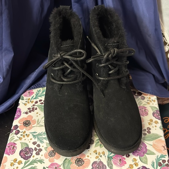 UGG Classic Femme Lace Bootie Black size 8.5 - Picture 1 of 11